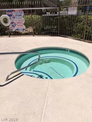 Photo #5: 2107888 Listing 