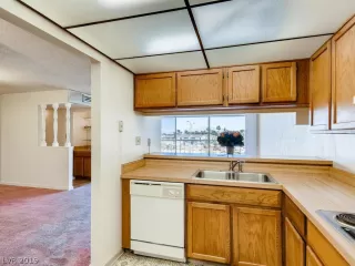 Photo #2: 2107935 Listing