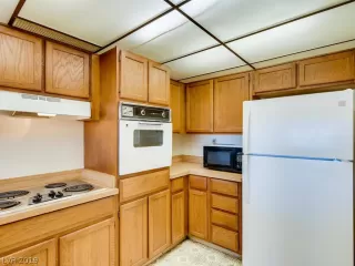 Photo #3: 2107935 Listing