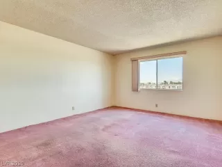 Photo #4: 2107935 Listing