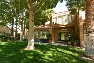 Photo #2: 2107957 Listing