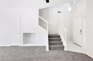 Photo #3: 2107995 Listing