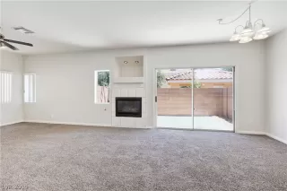 Photo #5: 2107995 Listing