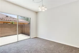 Photo #6: 2107995 Listing