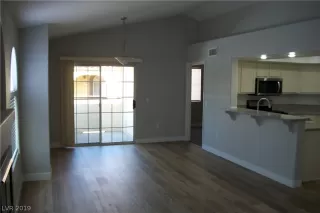 Photo #3: 2108002 Listing