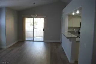 Photo #4: 2108002 Listing