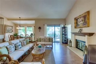 Photo #3: 2108019 Listing 