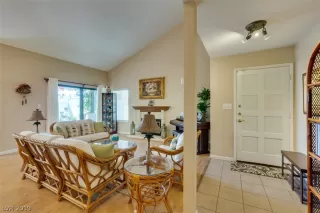 Photo #4: 2108019 Listing 