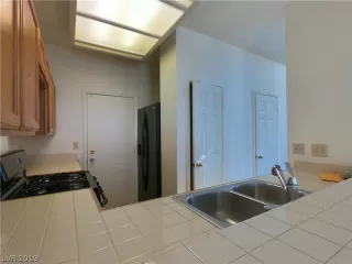 Photo #5: 2108047 Listing 