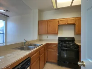 Photo #6: 2108047 Listing 