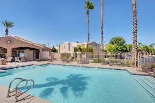 Photo #6: 2108077 Listing