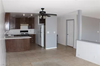 Photo #4: 2108095 Listing