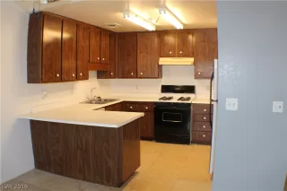 Photo #5: 2108095 Listing