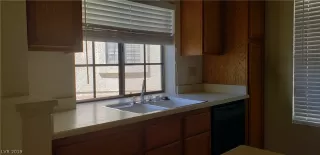 Photo #6: 2108096 Listing