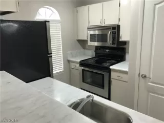 Photo #5: 2108150 Listing