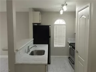 Photo #6: 2108150 Listing