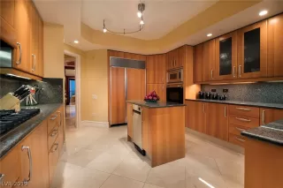 Photo #3: 2108152 Listing 