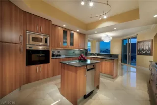 Photo #4: 2108152 Listing 