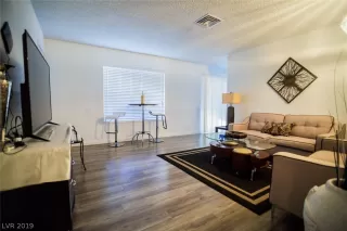 Photo #5: 2108156 Listing