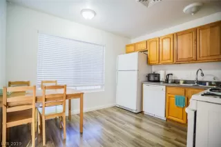 Photo #6: 2108156 Listing