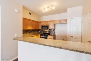 Photo #2: 2108163 Listing