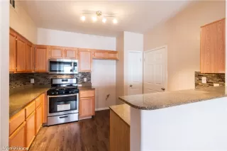 Photo #3: 2108163 Listing