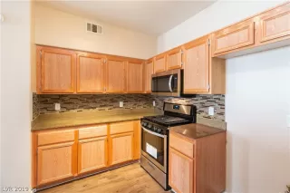 Photo #4: 2108163 Listing