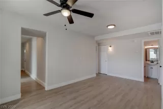 Photo #5: 2108242 Listing 