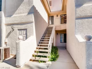 Photo #1: 2108285 Listing 