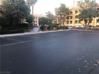 Photo #5: 2108299 Listing 