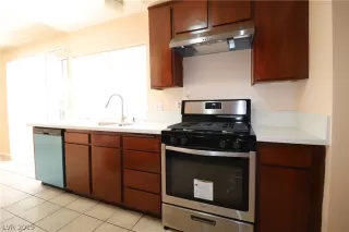 Photo #5: 2108325 Listing