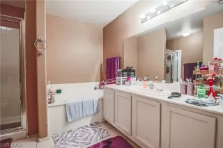 Photo #6: 2108343 Listing