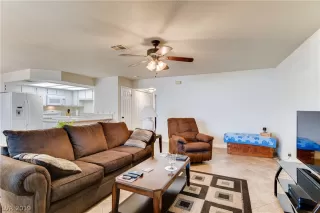 Photo #3: 2108375 Listing