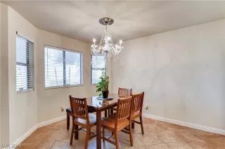 Photo #5: 2108375 Listing