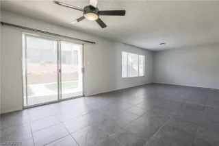 Photo #5: 2108382 Listing 