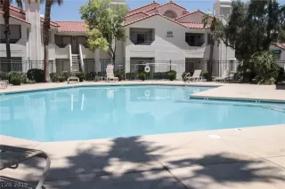 Photo #3: 2108400 Listing