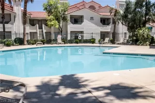 Photo #4: 2108400 Listing