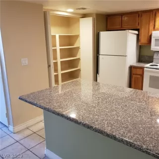 Photo #3: 2108416 Listing 