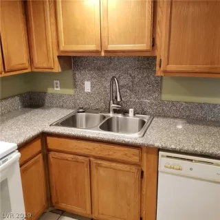 Photo #4: 2108416 Listing 