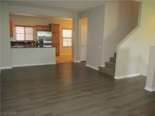 Photo #5: 2108426 Listing 