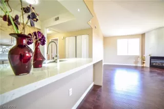 Photo #2: 2108462 Listing 