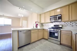 Photo #4: 2108462 Listing 