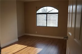 Photo #4: 2108467 Listing 