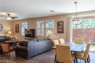 Photo #5: 2108471 Listing 