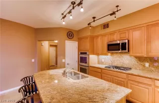 Photo #4: 2108543 Listing 