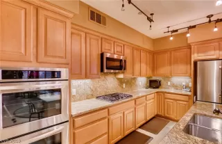 Photo #5: 2108543 Listing 