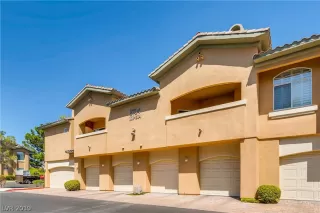 Photo #1: 2108544 Listing