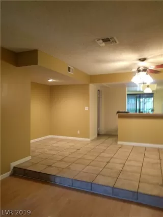 Photo #3: 2108560 Listing 