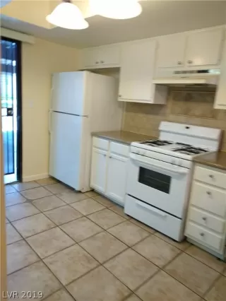 Photo #4: 2108560 Listing 