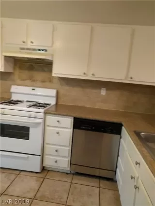 Photo #5: 2108560 Listing 